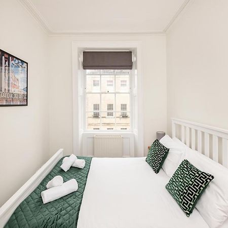 Stunning Georgian Apartment In Central Bath Exterior photo