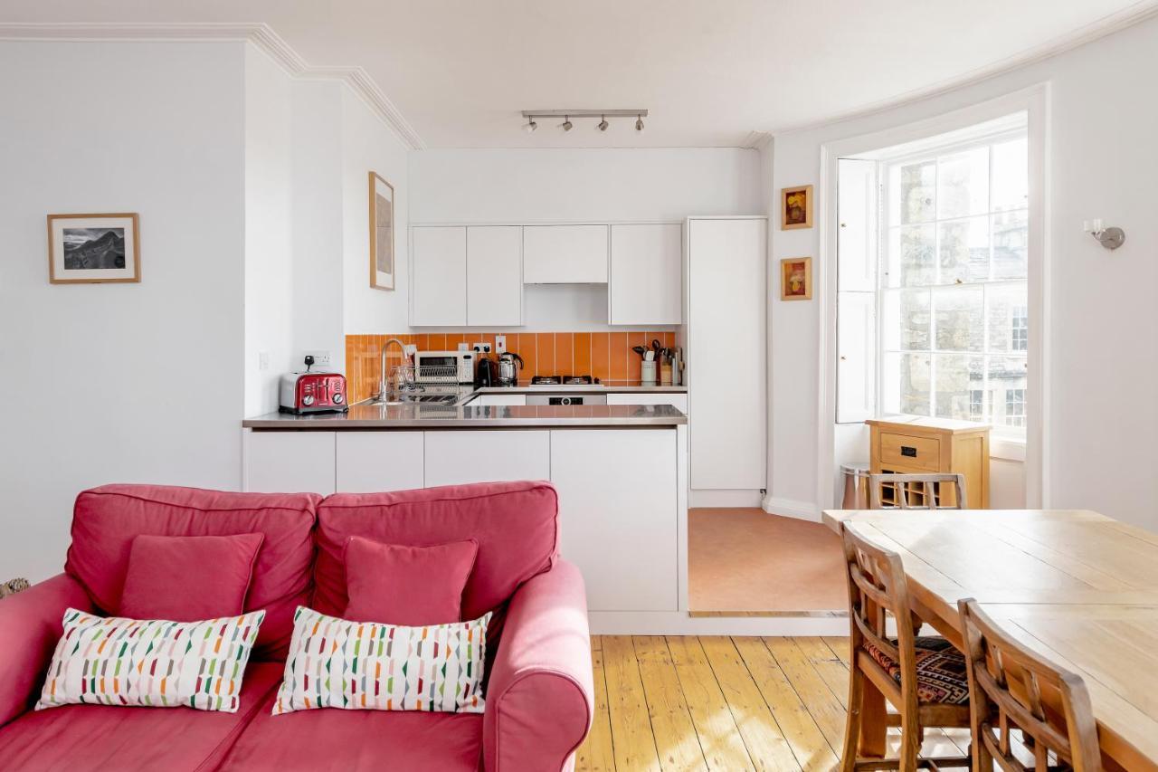 Stunning Georgian Apartment In Central Bath Exterior photo