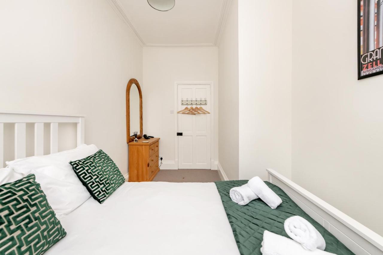 Stunning Georgian Apartment In Central Bath Exterior photo