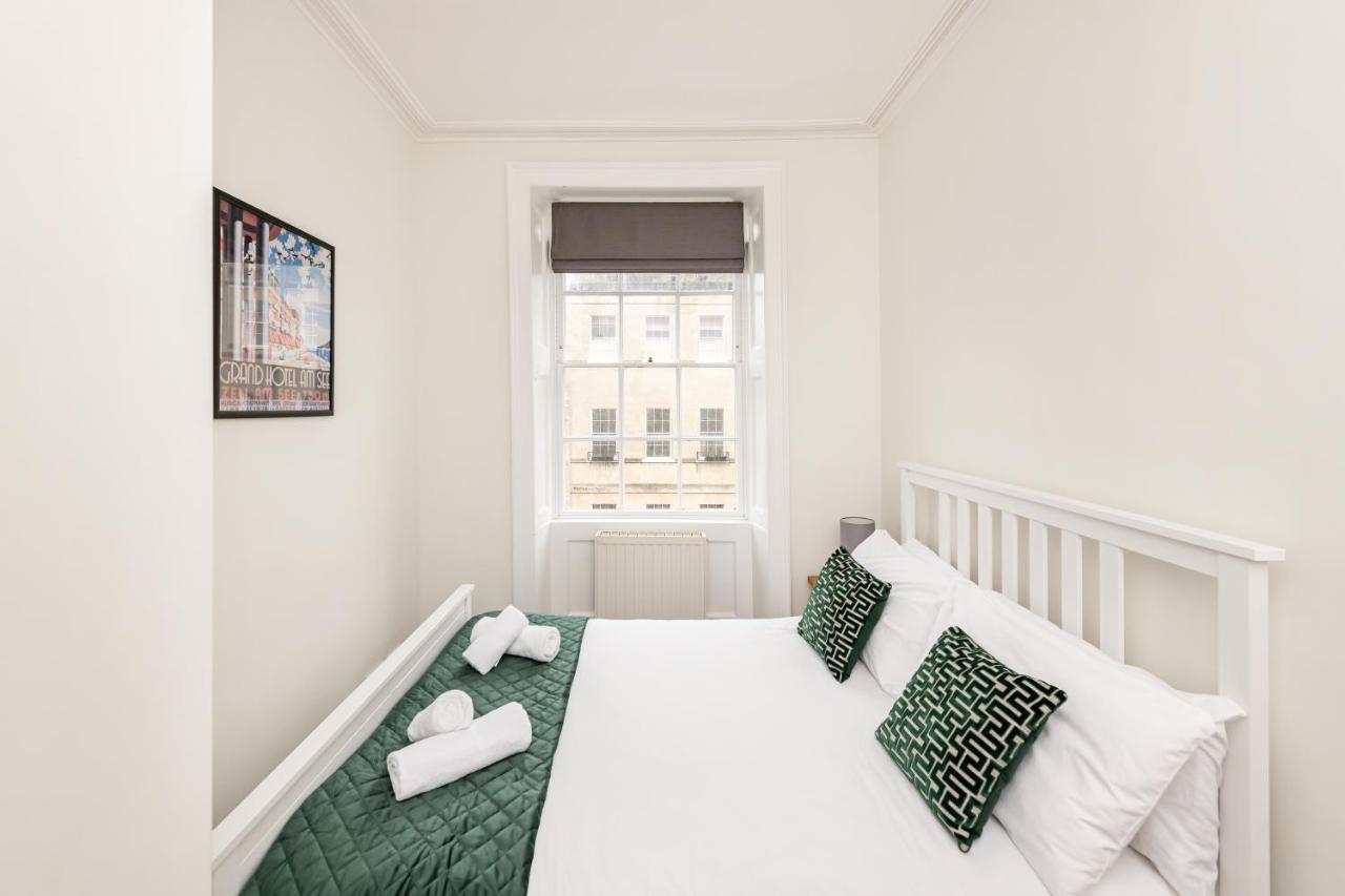 Stunning Georgian Apartment In Central Bath Exterior photo